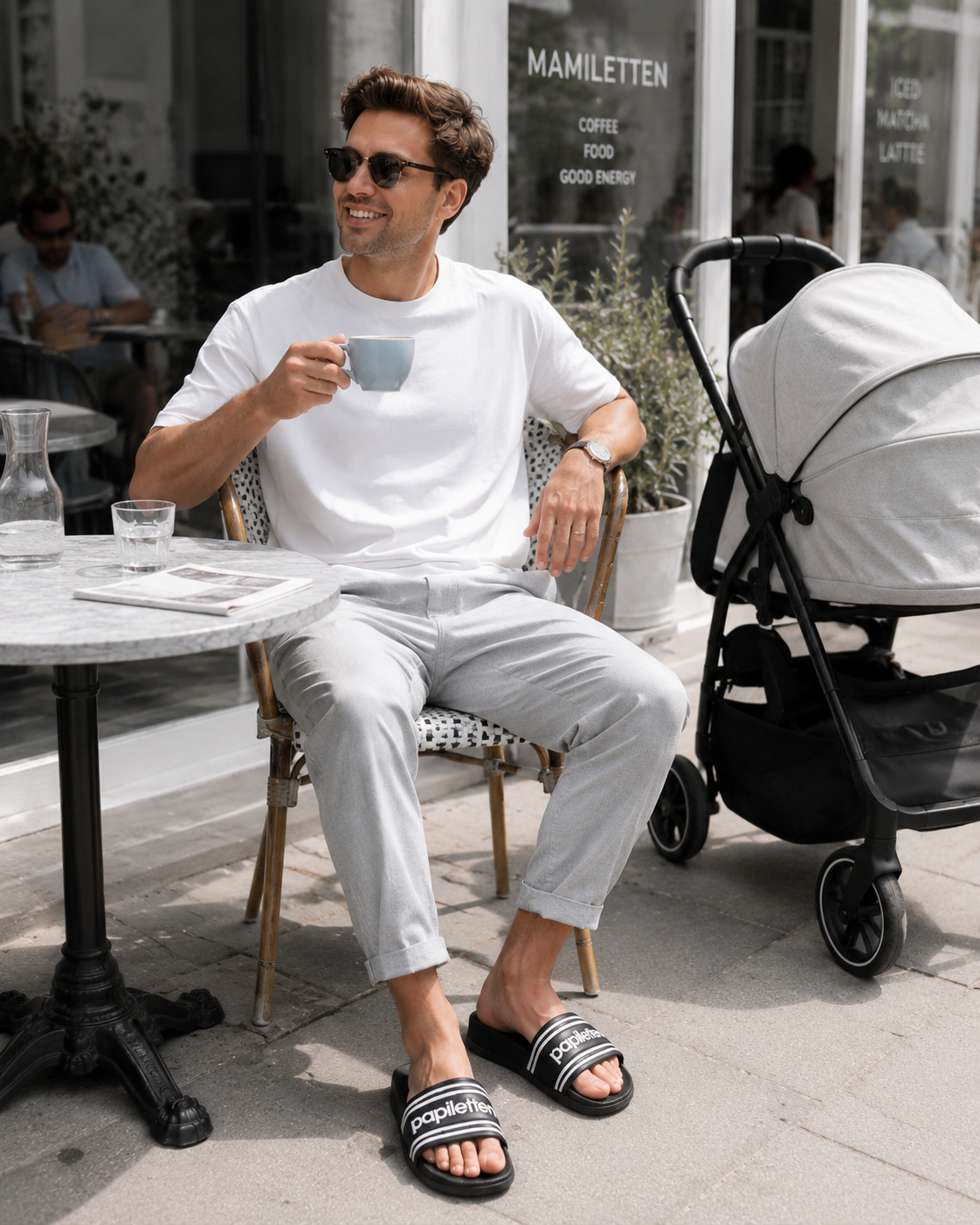 Papiletten Badeschlappen für Papa | Geschenk zur Babyparty, Geburt oder Vatertag | Schwarze Slides für werdende Väter